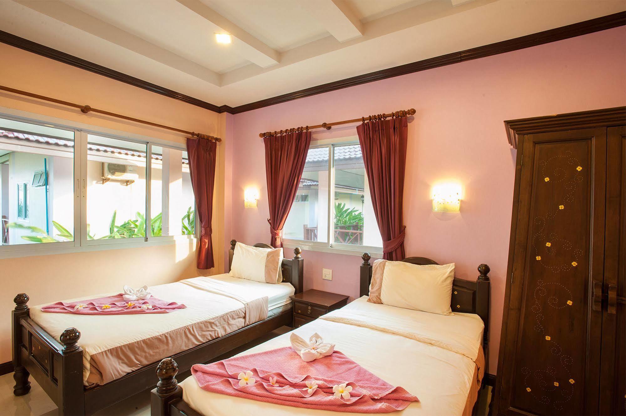 Chonnapha Resort Khanom Exterior photo
